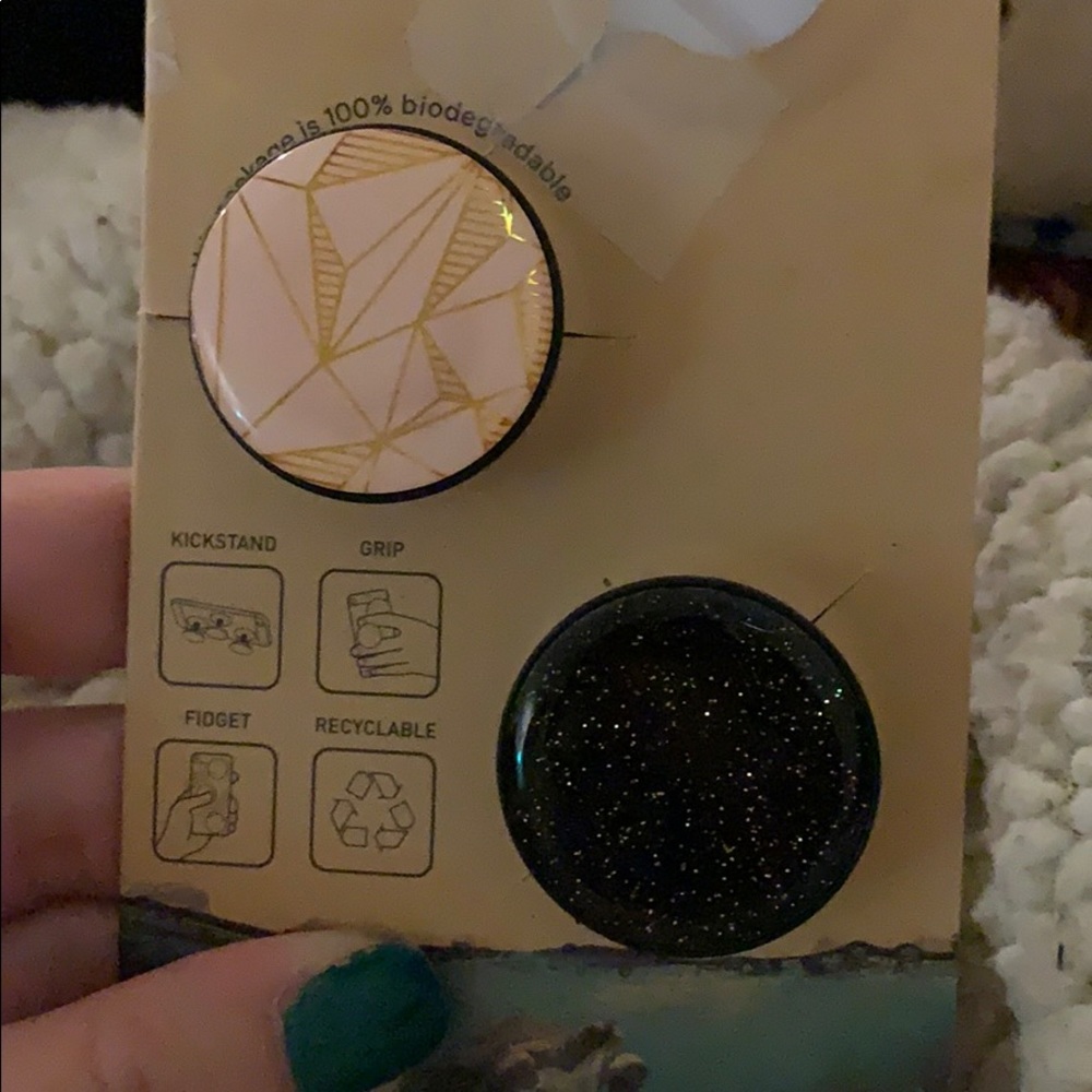 Petite Mini (off-brand Popsocket) phone stand
